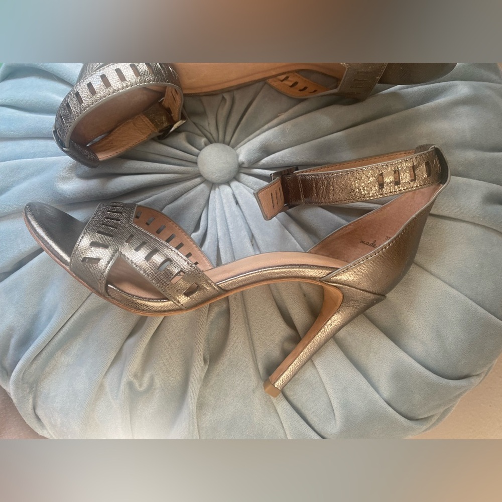 🎀 Joie Metallic Palladium Ankle Strap leather Heels size 47 fits 6.5 & 7